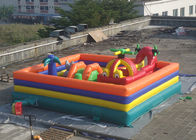 Plato PVC Tarpaulin Childrens Inflatable Fun Park Dengan Slide Dan Tunnel