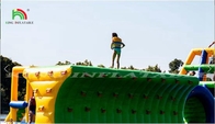 Peralatan taman air yang bisa diembun Slide terapung Trampolin