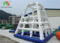 Putih / Biru Panas Disegel Mainan Air Inflatable / Aqua PVC Climbing Tower Dengan Slide