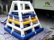 Putih Biru Mengambang Air Slide Inflatable Tower / Blow Up Toy Air Untuk Aqua Park