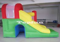 Inflatable komersial goyang istana dengan slide untuk pesta keluarga