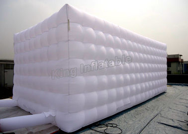 Struktur Lapangan Putih Inflatable Cube Tent Jahitan Ukuran Disesuaikan Untuk Acara