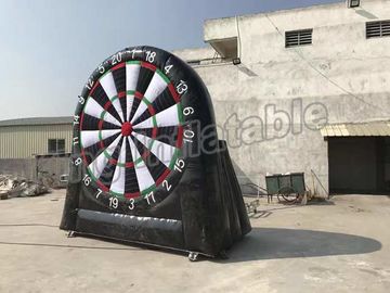 Giant Inflatable Football Dart Board Permainan Olahraga Luar Ruangan Warna Hitam Dan Putih