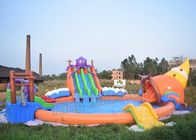 Outdoor PVC Tarpaulin Inflatable Water Park Game Di Darat Dengan 3 Slide