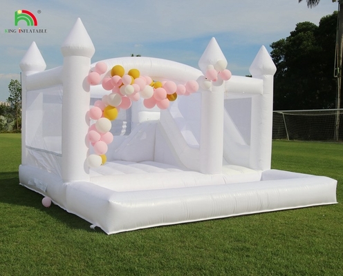 Komersial Putih Inflatable Bounce Castle House Anak-anak Water Slide dengan Ball Pit