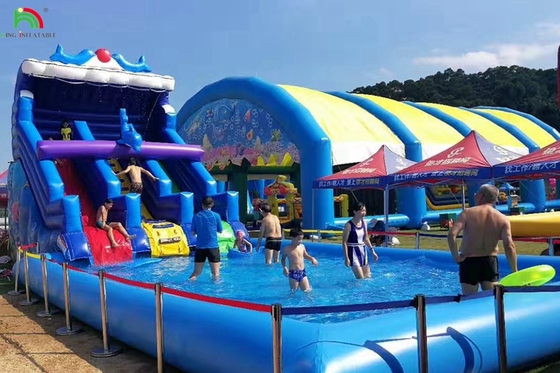 Slide air besar yang bisa diembun dengan pelangi Slide air berselang ganda dengan kolam renang dewasa