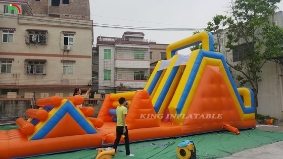 Custom Sport Inflatable Carnival Games Inflatable Challenge Race Course Obstacle Course dengan Double Lane Climbing dan Slide
