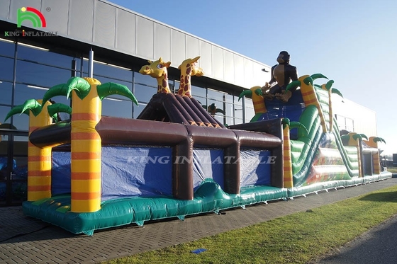 Large Outdoor Inflatable Obstacle Course Dengan Slide Dan Pagar Jumping Bounce Game Olahraga Dengan Trampolin Dan Slide