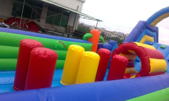 Taman bermain kembung raksasa PVC Anak-anak di luar ruangan rintangan kembung