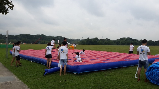 Persaingan Challenge Inflatable Bounce Obstacle Course PVC Mattress Running Inflatable Course Peralatan Untuk Acara
