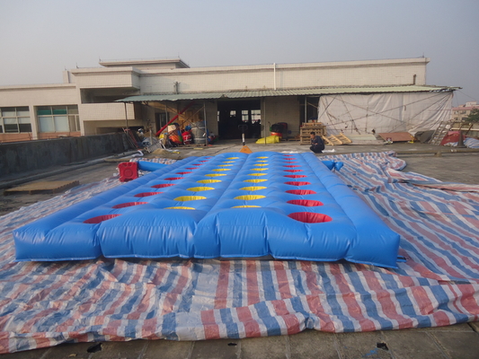 Di luar Yellow Challenge Inflatable Meltdown Sport Game Dengan Mesin Berputar
