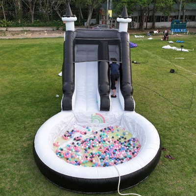 Air Slide Inflatable Putih dan Hitam Water Slide Anak-anak Slide dengan kolam renang Air Splash yang lebih besar
