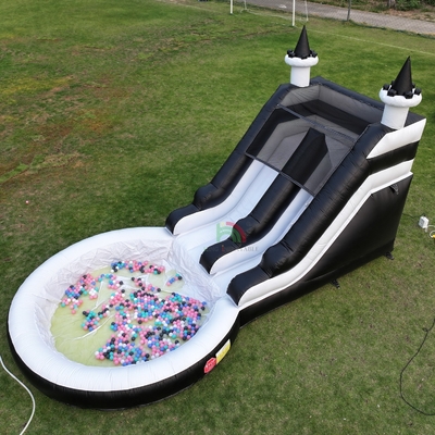 Air Slide Inflatable Putih dan Hitam Water Slide Anak-anak Slide dengan kolam renang Air Splash yang lebih besar
