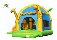 4 In 1 Giraffe Inflatable Jumping Castle Dengan Slide Dan Rintangan Untuk Outdoor