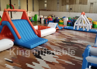 Waterproof Inflatable Water Park / Taman Bermain Air Dengan Trampolin Untuk Disewakan
