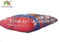 Heat Sealing Colorful Bantal Air Meledakkan / Menara Gumpalan Air PVC Mainan Untuk taman air