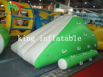 Inflatable Mini Iceberg Untuk Taman Air Dengan Slide Hijau Dan Putih