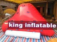 Red Aqua Park Inflatable Air Mainan / Batu Geser / Gunung Es Dengan PVC Untuk Taman Air