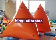 Inflatable Triangle PVC Floating Toys / Orange Alert Dan Ad Buoys Untuk Taman Air
