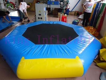 Kuning / Biru 3m Diameter Inflatable Water Park Trampolin PVC Toy Untuk Water Park