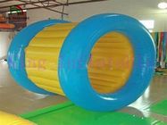 Biru / Kuning Air Tiup Bola Berjalan PVC Air Bergulir Mainan Untuk Taman Air