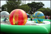 Warna Campuran 2m Diameter Disesuaikan PVC Wak On Water Ball Untuk Taman Air