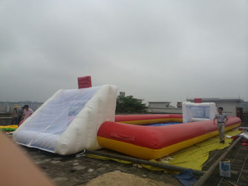Inflatable Football Playground Permainan Olahraga Tiup Untuk Penggunaan Taman Hiburan Keluarga