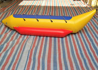 Baris tunggal Inflatable Fly Fishing Boats / Banana Boat Untuk 4 Orang 0,9 mm PVC Terpal