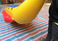Baris tunggal Inflatable Fly Fishing Boats / Banana Boat Untuk 4 Orang 0,9 mm PVC Terpal