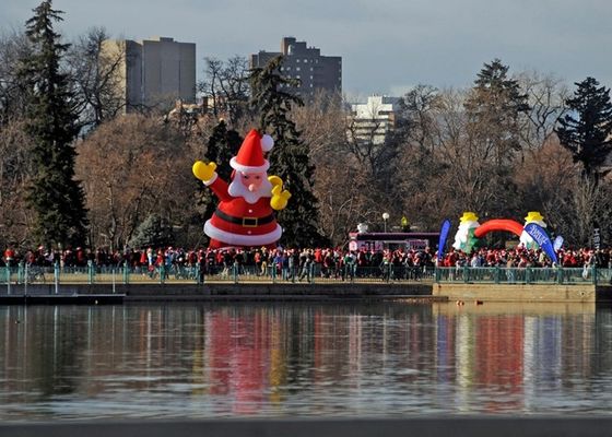 Tahan Api 210D Nylon Xmas Holiday Inflatable Santa Claus