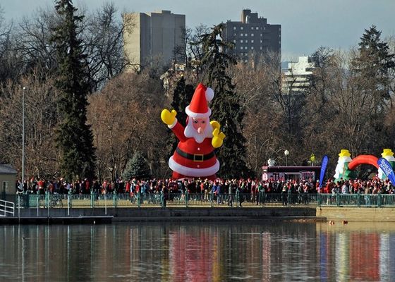 Tahan Api 210D Nylon Xmas Holiday Inflatable Santa Claus