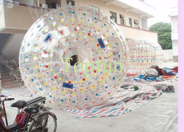 Warna Dot Inflatable Zorb Ball PVC Zorbing Ball Dengan Coloful D-rings