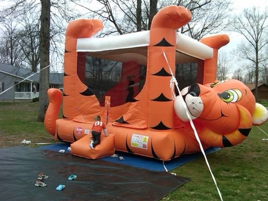Dilapisi PVC Kartun Tiger Inflatable Bouncer Castle Meledakkan Jumping Castle