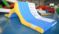 OEM Inflatable Floating Water Park Rintangan Melompat Game Olahraga