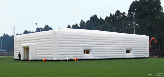 Tenda Tenda Tiup Berbentuk Lengkungan Dengan Pintu Masuk Terowongan Jendela